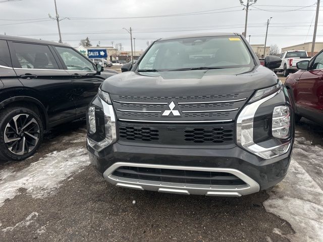 2024 Mitsubishi Outlander SE Black Edition