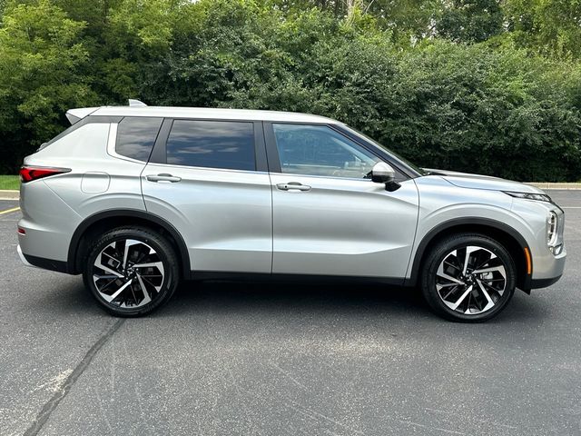 2024 Mitsubishi Outlander SE Black Edition w/Pano Roof