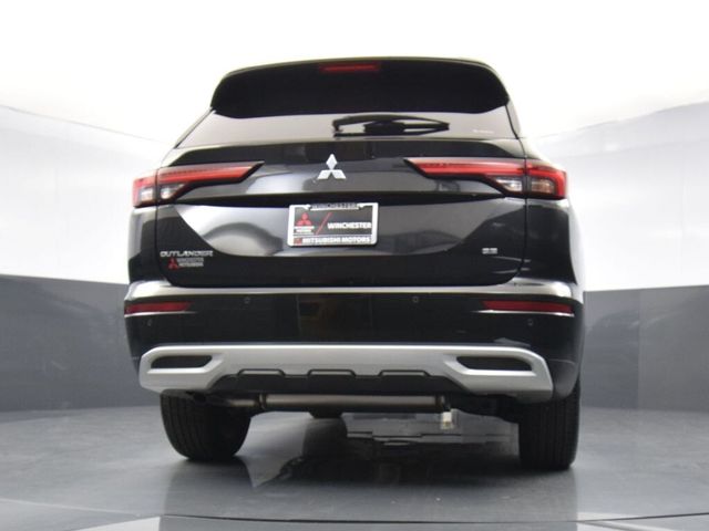 2024 Mitsubishi Outlander SE