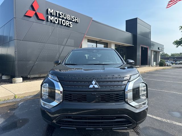 2024 Mitsubishi Outlander SE Black Edition w/Pano Roof