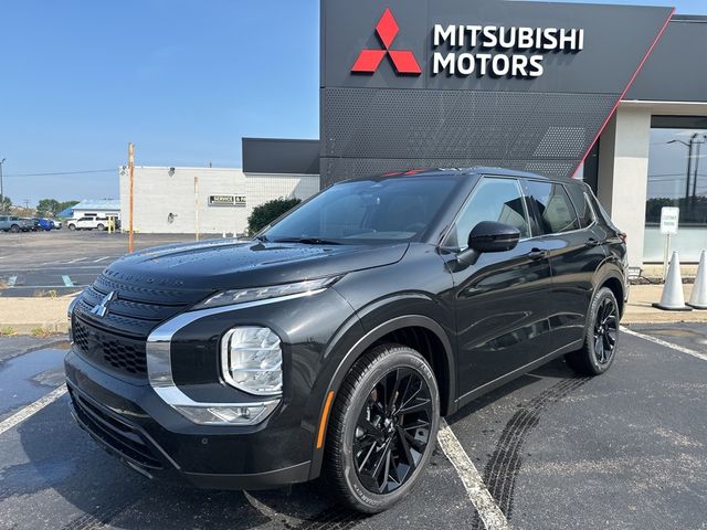 2024 Mitsubishi Outlander SE Black Edition w/Pano Roof