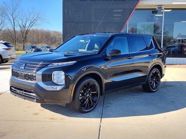 2024 Mitsubishi Outlander SE Black Edition w/Pano Roof