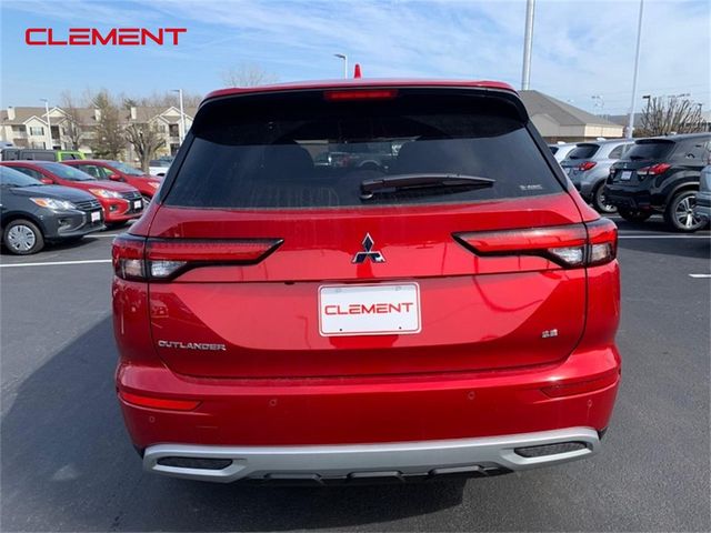 2024 Mitsubishi Outlander SE