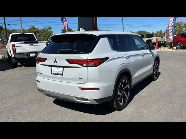 2024 Mitsubishi Outlander SE