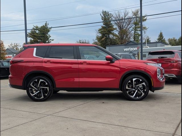 2024 Mitsubishi Outlander SE