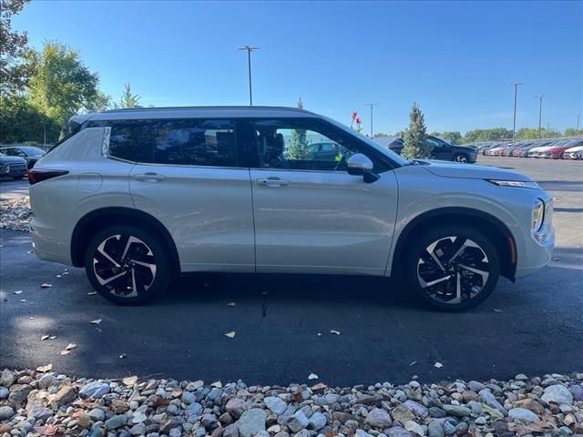 2024 Mitsubishi Outlander SEL