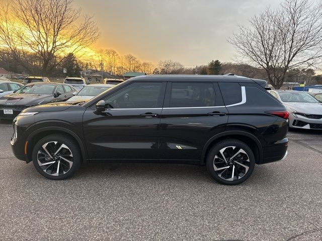 2024 Mitsubishi Outlander SEL Platinum Edition