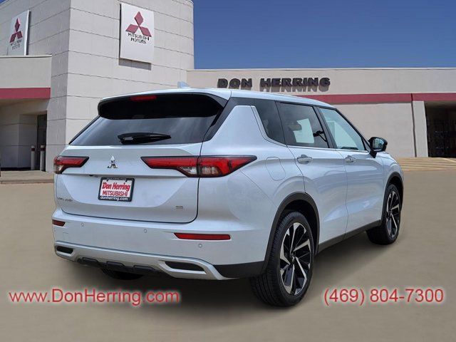 2024 Mitsubishi Outlander SE