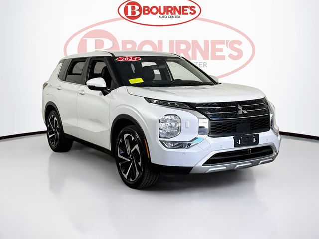 2024 Mitsubishi Outlander SE Black Edition w/Pano Roof