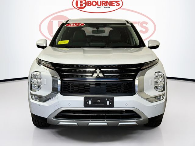 2024 Mitsubishi Outlander SE Black Edition w/Pano Roof