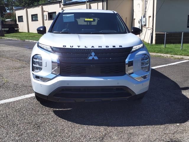 2024 Mitsubishi Outlander SE Black Edition w/Pano Roof