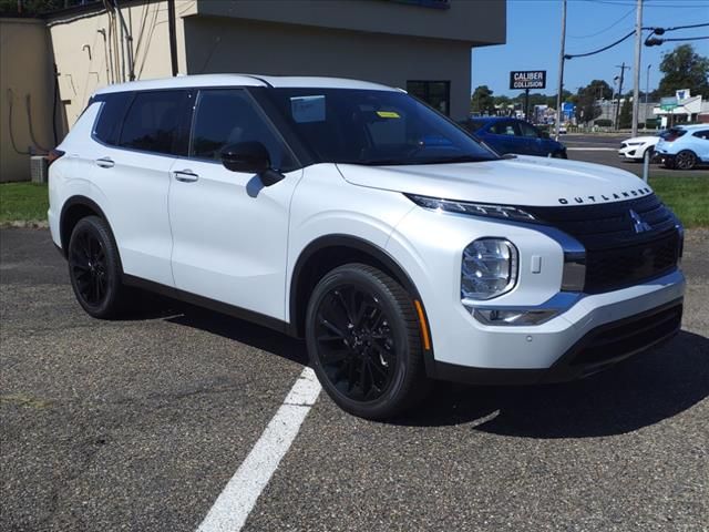 2024 Mitsubishi Outlander SE Black Edition w/Pano Roof