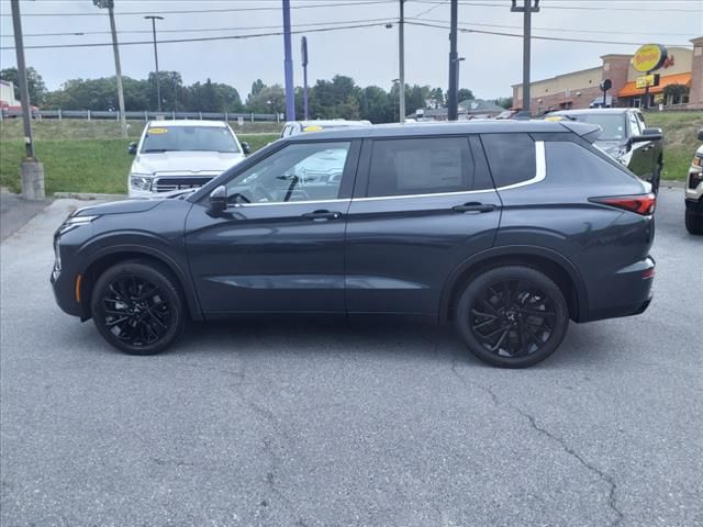 2024 Mitsubishi Outlander SE Black Edition w/Pano Roof