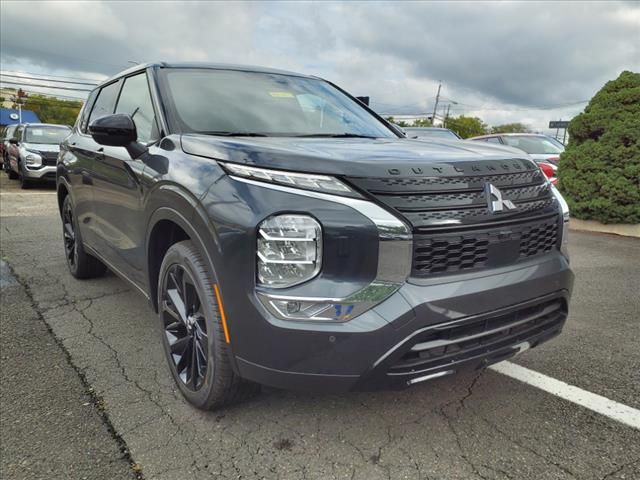 2024 Mitsubishi Outlander SE Black Edition w/Pano Roof