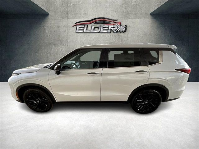 2024 Mitsubishi Outlander SE Black Edition w/Pano Roof