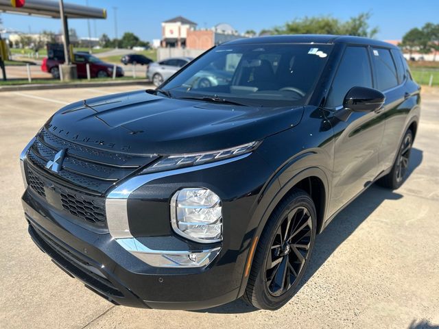 2024 Mitsubishi Outlander SE Black Edition w/Pano Roof