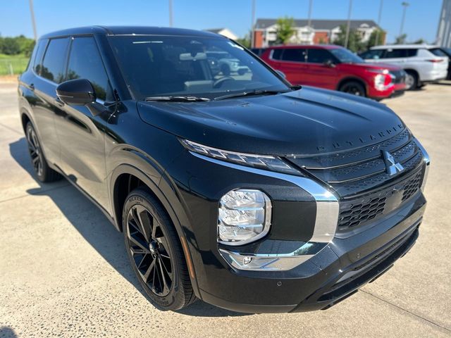 2024 Mitsubishi Outlander SE Black Edition w/Pano Roof