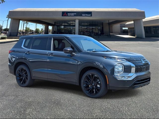 2024 Mitsubishi Outlander SE Black Edition w/Pano Roof