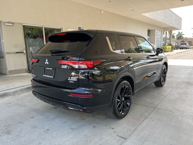 2024 Mitsubishi Outlander SE Black Edition w/Pano Roof