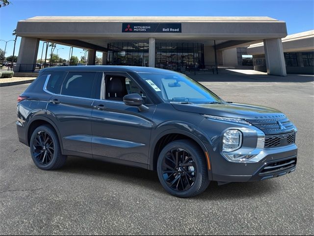 2024 Mitsubishi Outlander SE Black Edition w/Pano Roof