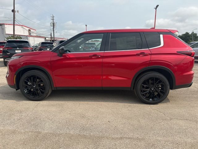 2024 Mitsubishi Outlander SE Black Edition w/Pano Roof