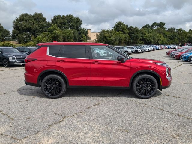 2024 Mitsubishi Outlander SE Black Edition w/Pano Roof