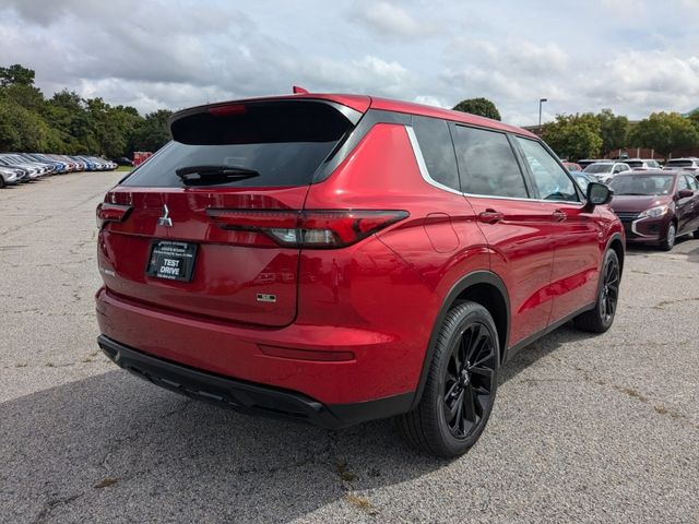 2024 Mitsubishi Outlander SE Black Edition w/Pano Roof