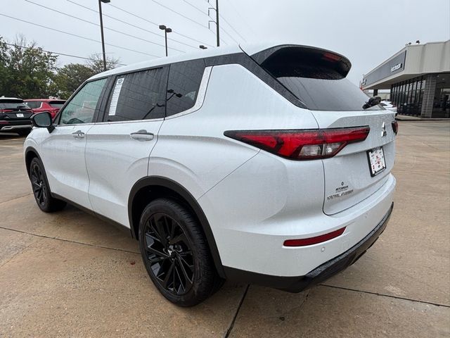 2024 Mitsubishi Outlander SE Black Edition w/Pano Roof