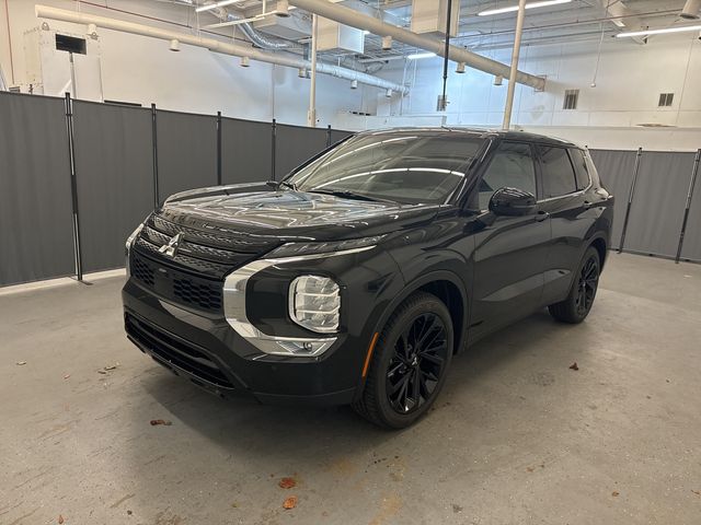 2024 Mitsubishi Outlander SE Black Edition w/Pano Roof