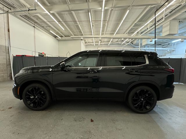 2024 Mitsubishi Outlander SE Black Edition w/Pano Roof