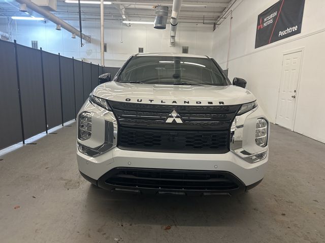 2024 Mitsubishi Outlander SE Black Edition w/Pano Roof