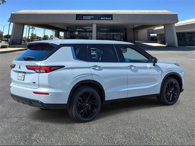 2024 Mitsubishi Outlander SE Black Edition w/Pano Roof