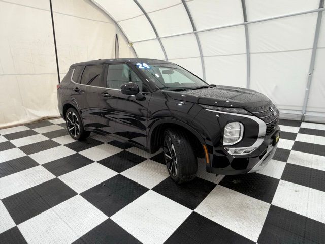 2024 Mitsubishi Outlander SE Black Edition