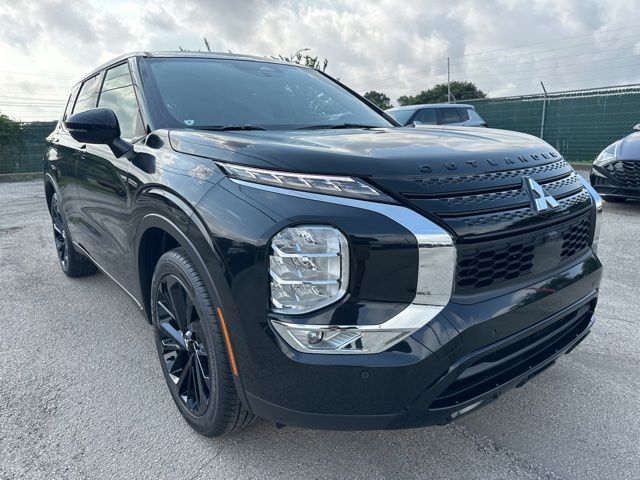 2024 Mitsubishi Outlander SE Black Edition w/Pano Roof