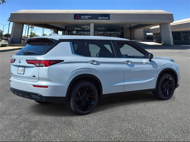 2024 Mitsubishi Outlander SE Black Edition w/Pano Roof