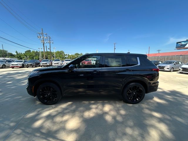 2024 Mitsubishi Outlander SE Black Edition w/Pano Roof