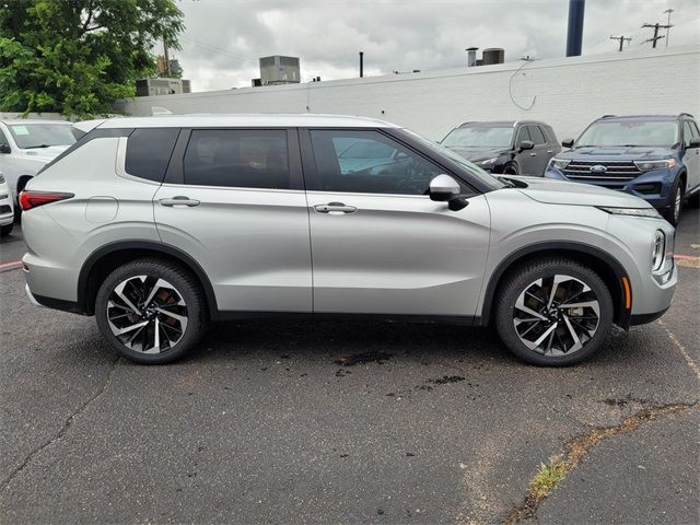 2024 Mitsubishi Outlander SE Black Edition