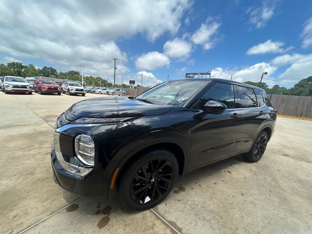 2024 Mitsubishi Outlander SE Black Edition w/Pano Roof