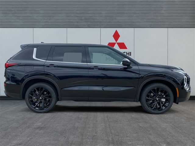 2024 Mitsubishi Outlander SE Black Edition w/Pano Roof