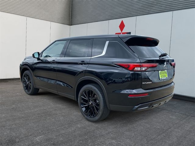 2024 Mitsubishi Outlander SE Black Edition w/Pano Roof