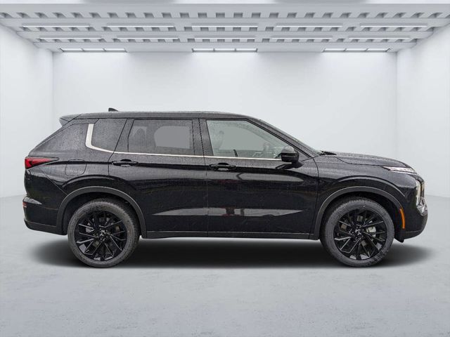 2024 Mitsubishi Outlander SE Black Edition