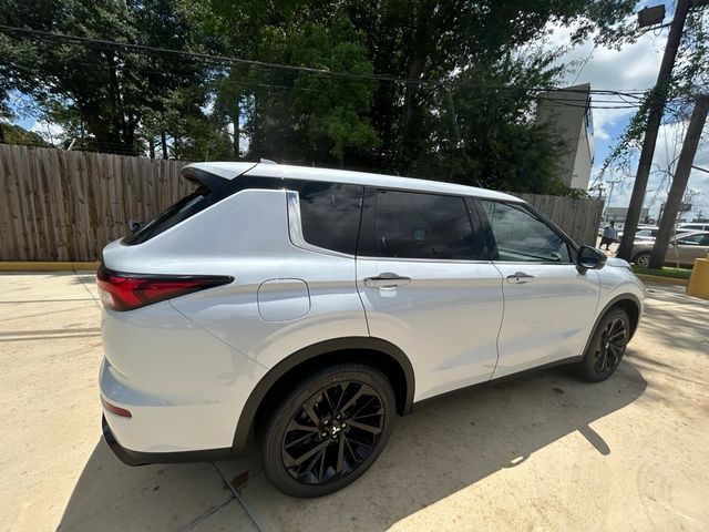 2024 Mitsubishi Outlander SE Black Edition w/Pano Roof