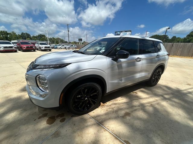 2024 Mitsubishi Outlander SE Black Edition w/Pano Roof