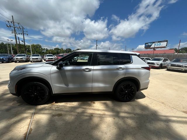 2024 Mitsubishi Outlander SE Black Edition w/Pano Roof