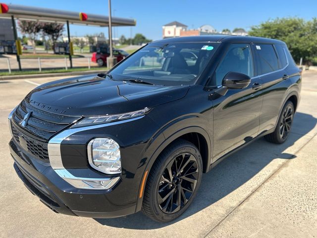 2024 Mitsubishi Outlander SE Black Edition w/Pano Roof