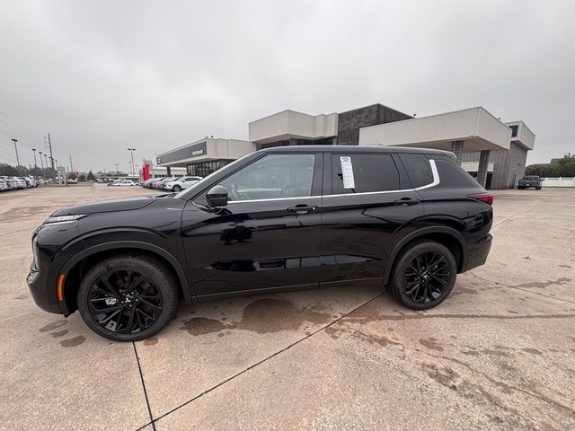 2024 Mitsubishi Outlander SE Black Edition w/Pano Roof