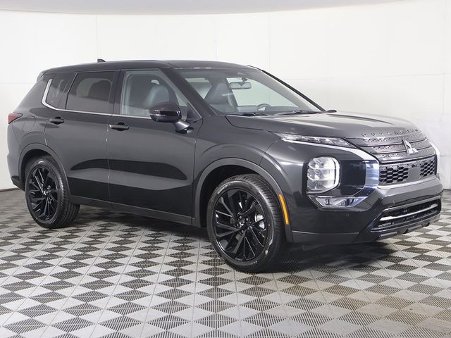 2024 Mitsubishi Outlander SE Black Edition w/Pano Roof