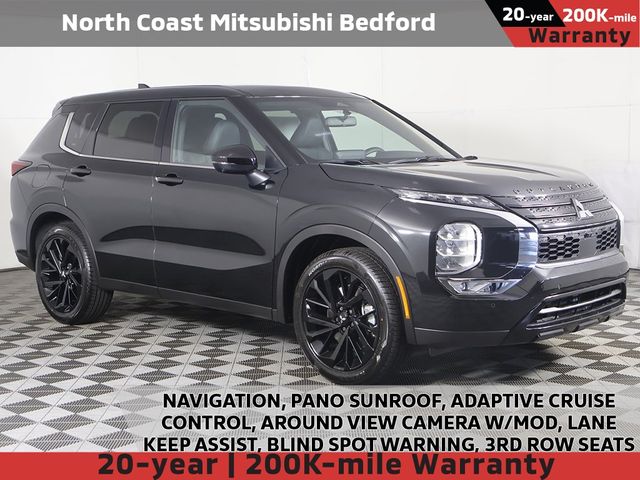 2024 Mitsubishi Outlander SE Black Edition w/Pano Roof