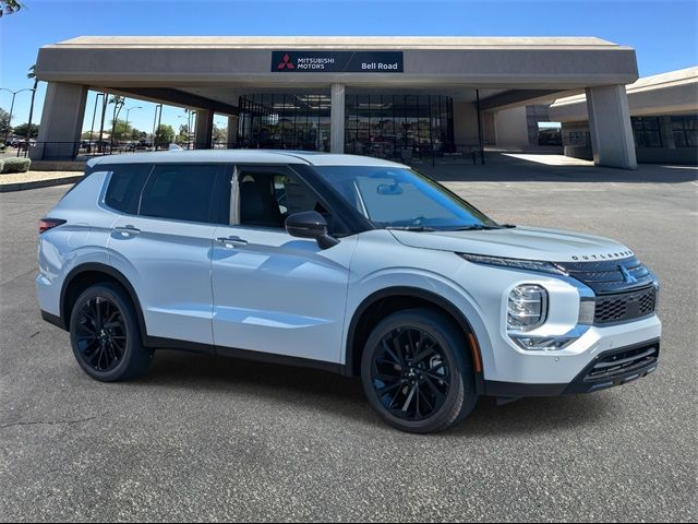 2024 Mitsubishi Outlander SE Black Edition w/Pano Roof