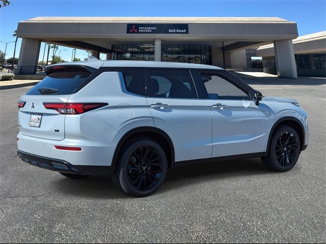 2024 Mitsubishi Outlander SE Black Edition w/Pano Roof